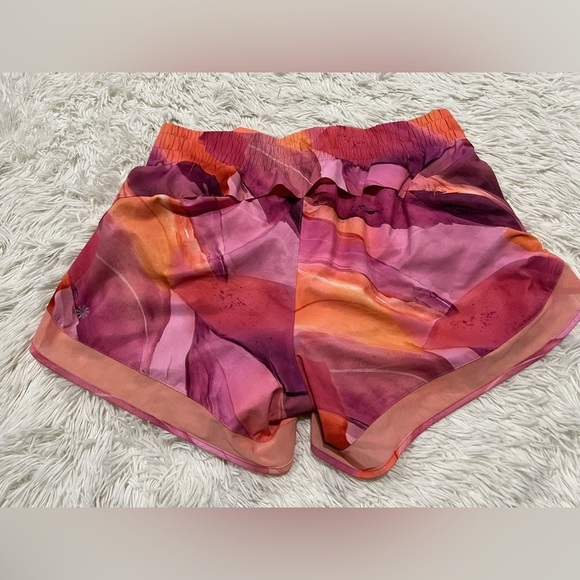 Athleta Printed Mesh Racer Run Shorts Training
Running Athletic - Size S - Picture 4 of 9